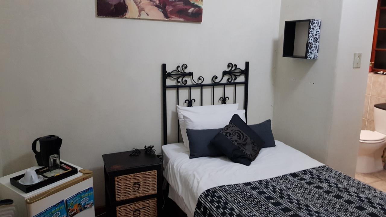 Thulani Lodge Johannesburg Esterno foto